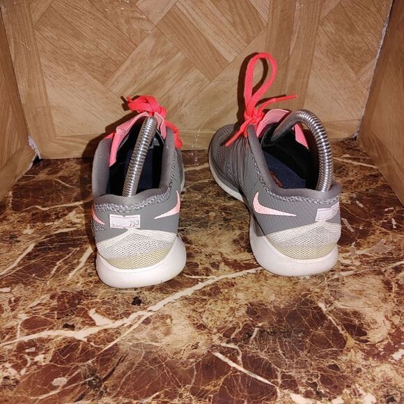 Nike women's Free 5.0 642199-200 gray running shoes size 6.   753 - Picture 3 of 12
